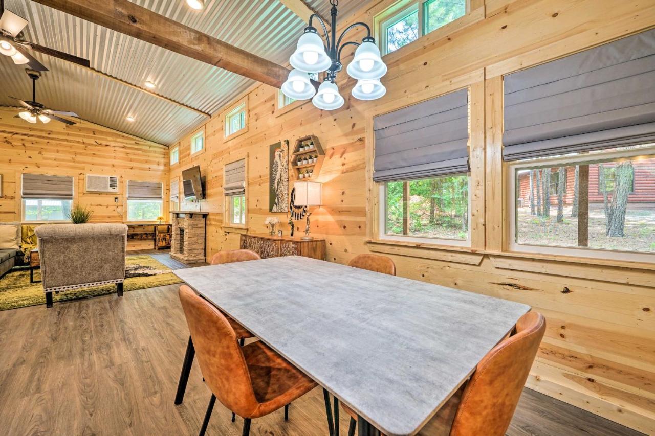 Stylish Cabin By Beavers Bend Hot Tub And Fire Pit Broken Bow Luaran gambar
