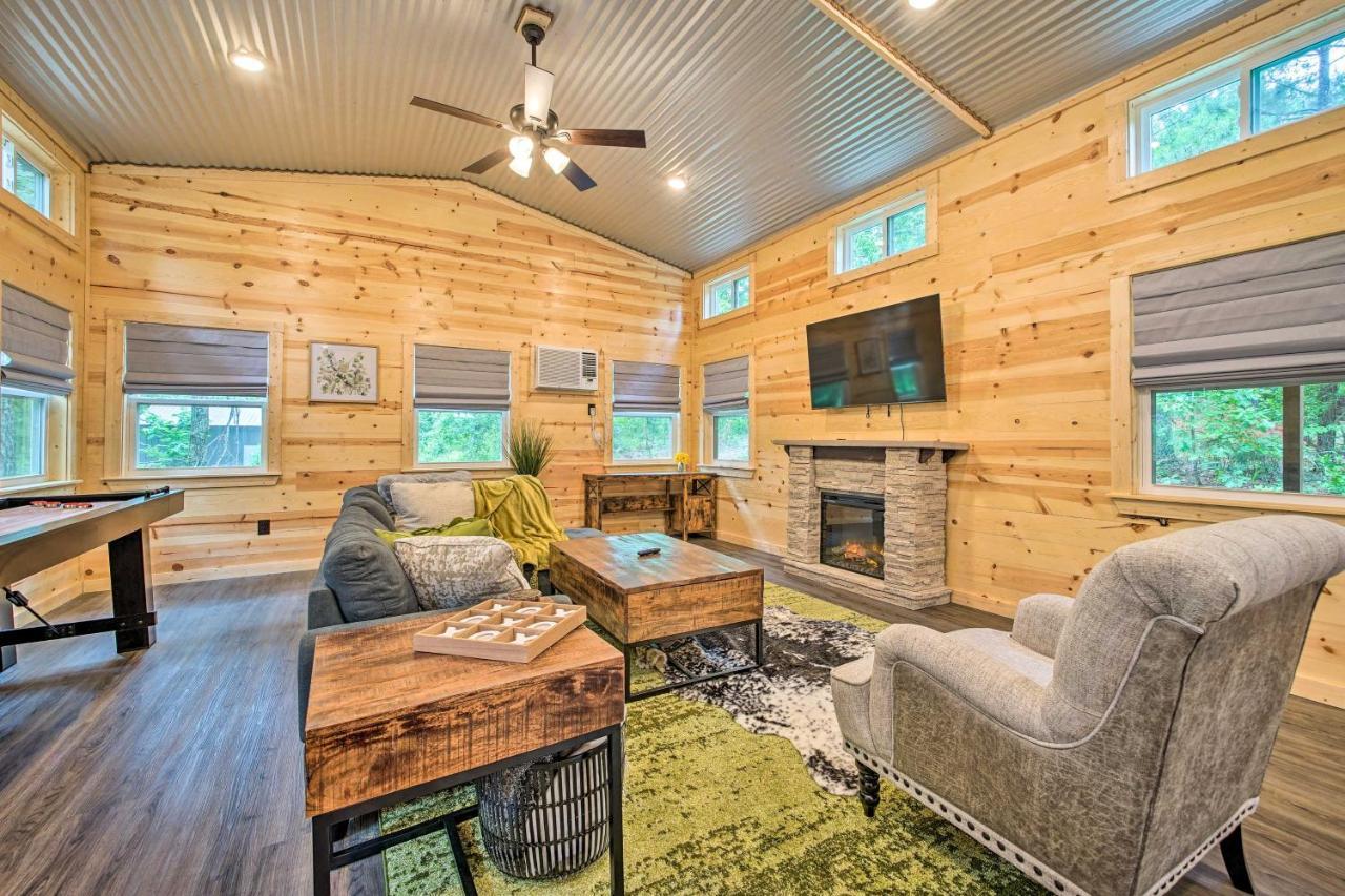 Stylish Cabin By Beavers Bend Hot Tub And Fire Pit Broken Bow Luaran gambar