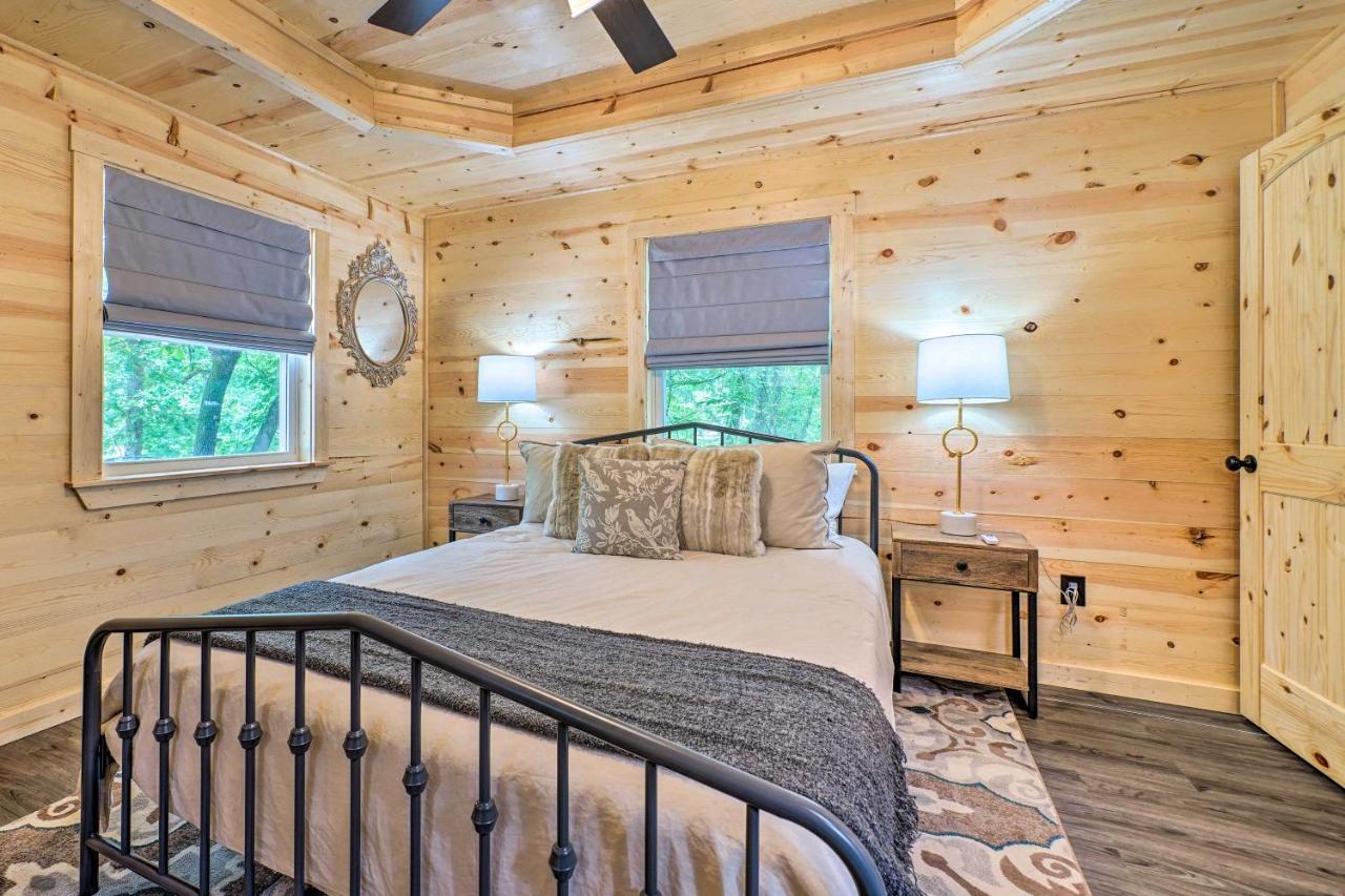 Stylish Cabin By Beavers Bend Hot Tub And Fire Pit Broken Bow Luaran gambar