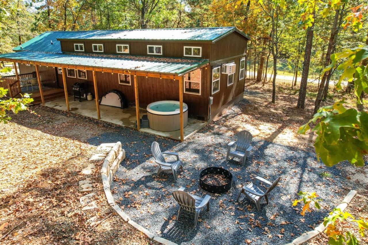 Stylish Cabin By Beavers Bend Hot Tub And Fire Pit Broken Bow Luaran gambar