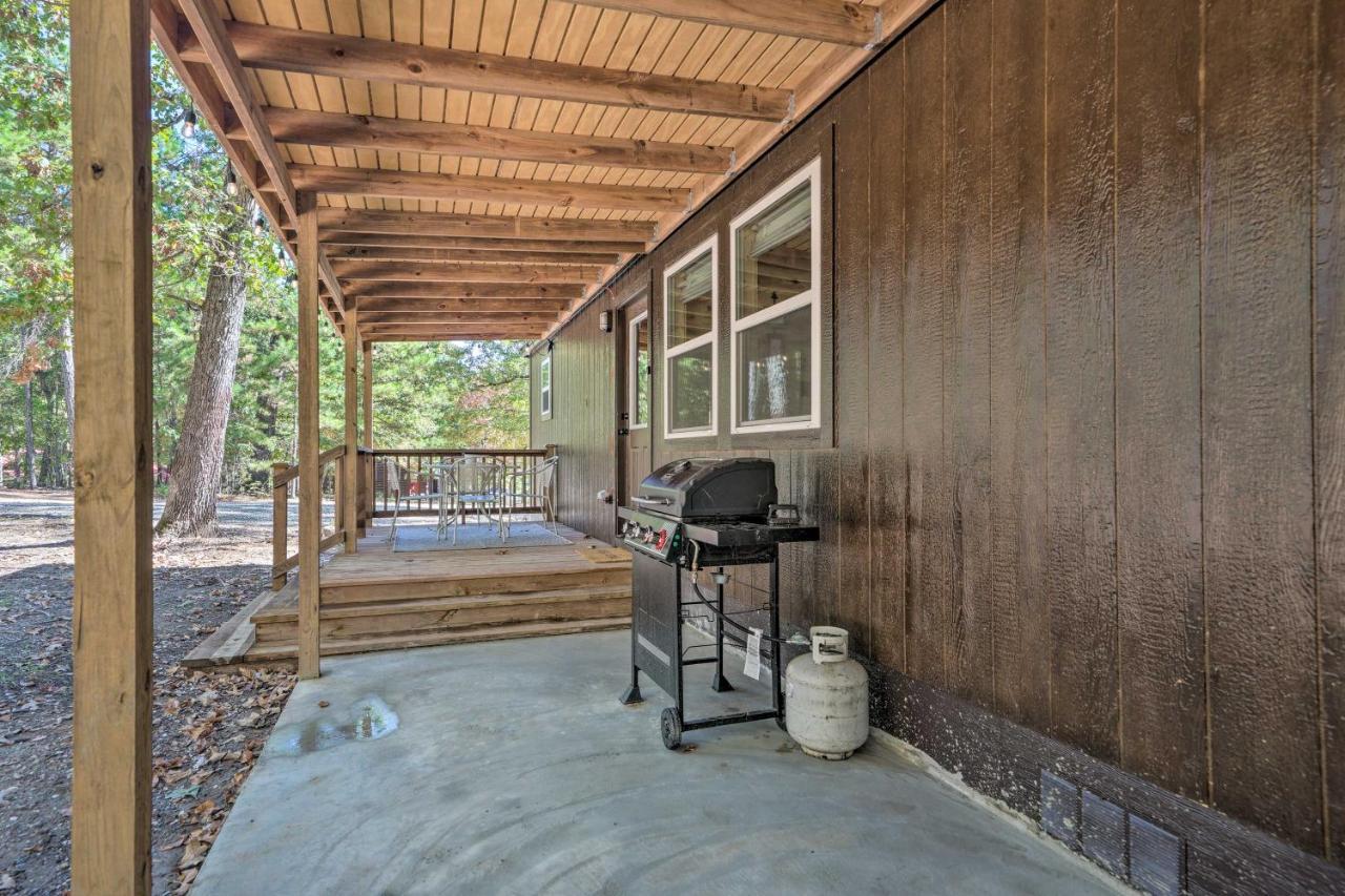 Stylish Cabin By Beavers Bend Hot Tub And Fire Pit Broken Bow Luaran gambar